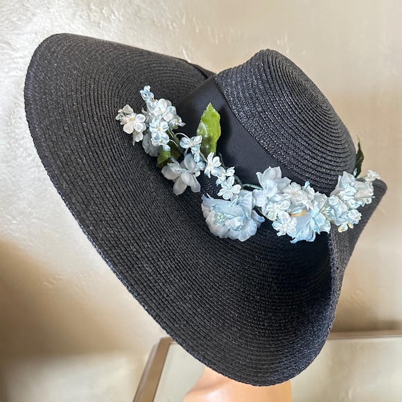 IMPRESSIVE 1970s\' NAVY STRAW WIDE BRIM HAT WITH FOLDED BACK BRIM + BLUE FLOWERS main image 6
